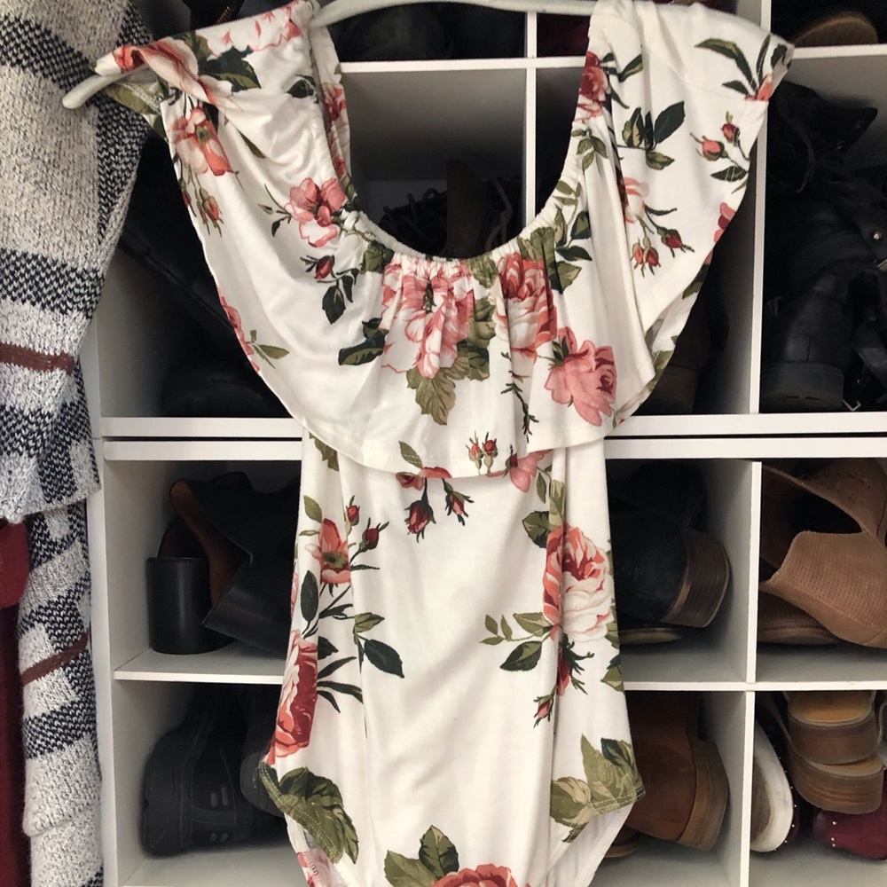 Ivy & Main Floral cotton body suit